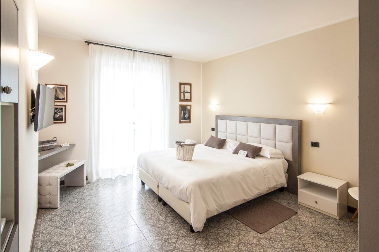 Hotel Le Vigne Di Corvino Casteggio Exteriér fotografie
